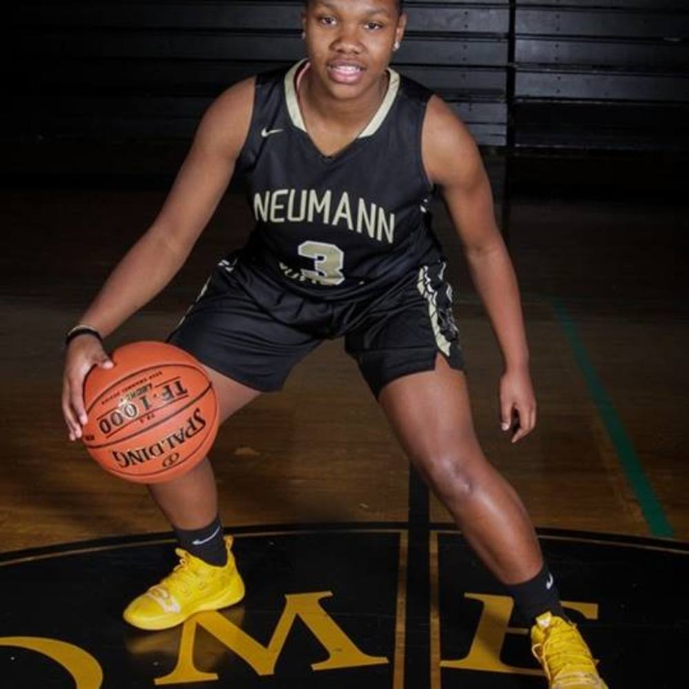 Meet your Posher, Dana